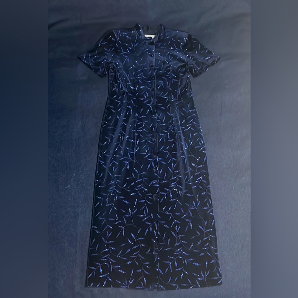 Vintage Velvet Mandarin Collar Dress with Sparkly Leaf Design